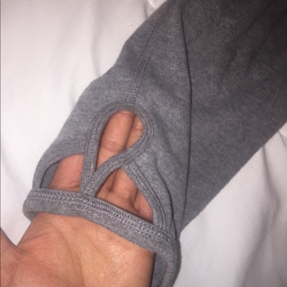 Gray Capri exercise leggings - Picture 2 of 5